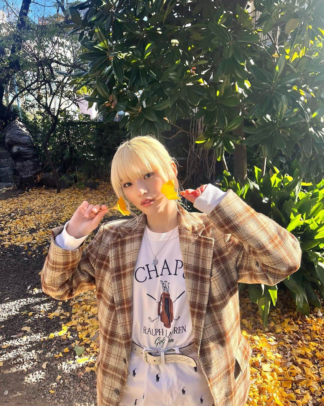 鶴屋美咲さんのインスタグラム写真 - (鶴屋美咲Instagram)「天気よいーー🍂☀︎✨　#ootd」12月8日 20時24分 - girls2_misaki_official