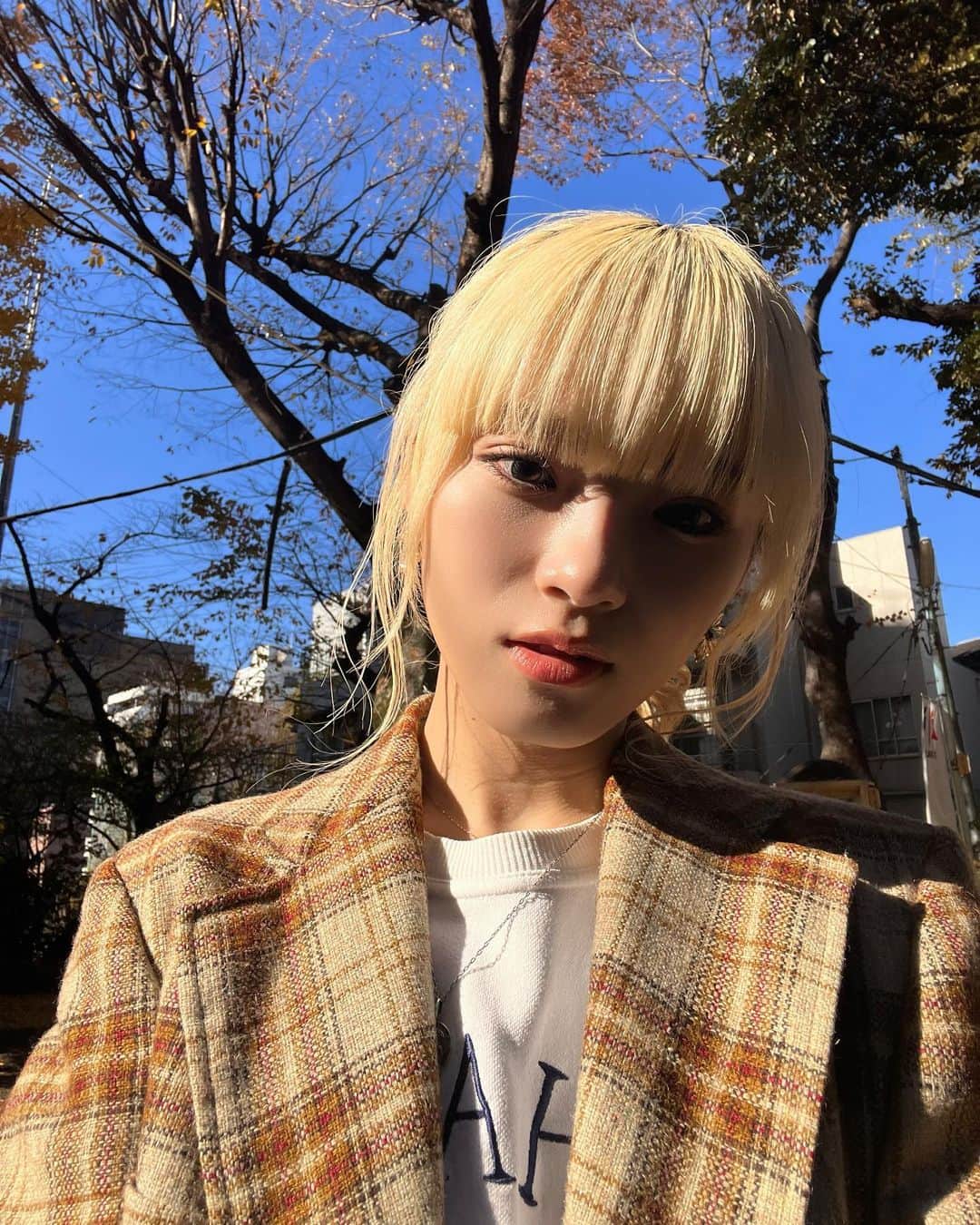 鶴屋美咲さんのインスタグラム写真 - (鶴屋美咲Instagram)「天気よいーー🍂☀︎✨　#ootd」12月8日 20時24分 - girls2_misaki_official