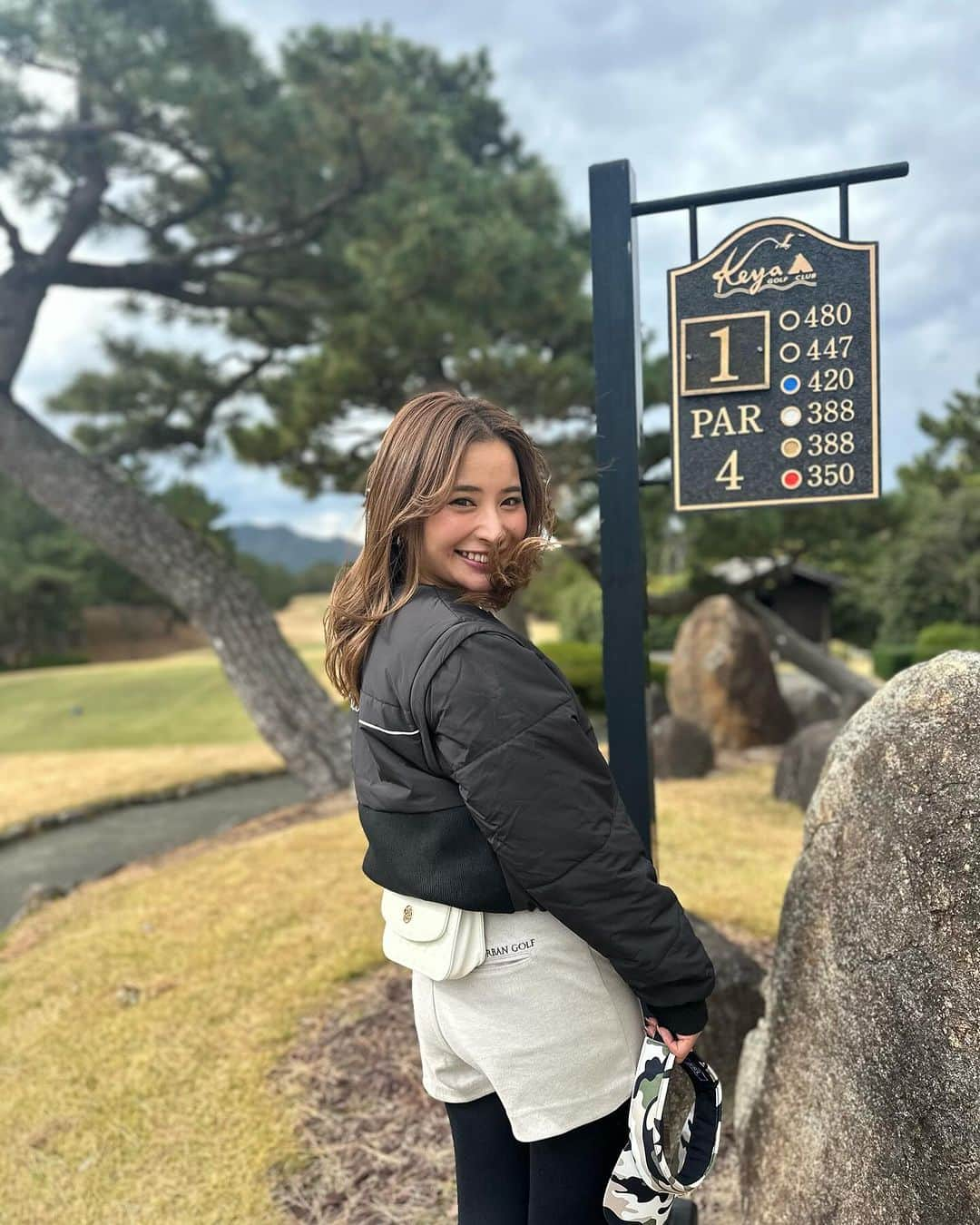 YUKAさんのインスタグラム写真 - (YUKAInstagram)「芥屋ゴルフ倶楽部⛳️ リベンジしたい☺️✨  風も強くて寒かったけど、 ダウンコートのおかげで大丈夫だったよ✨ @__iourbangolf   ベストにもなるから、春まで大活躍する予感🌸  #golf#golfwear#golfer#高尔夫球#福岡ゴルフ#九州ゴルファー#ゴルフ#ゴルフ好き#ゴルフコーデ#ゴルフウェア#芥屋ゴルフ倶楽部」12月8日 20時37分 - yuka_golf_glam