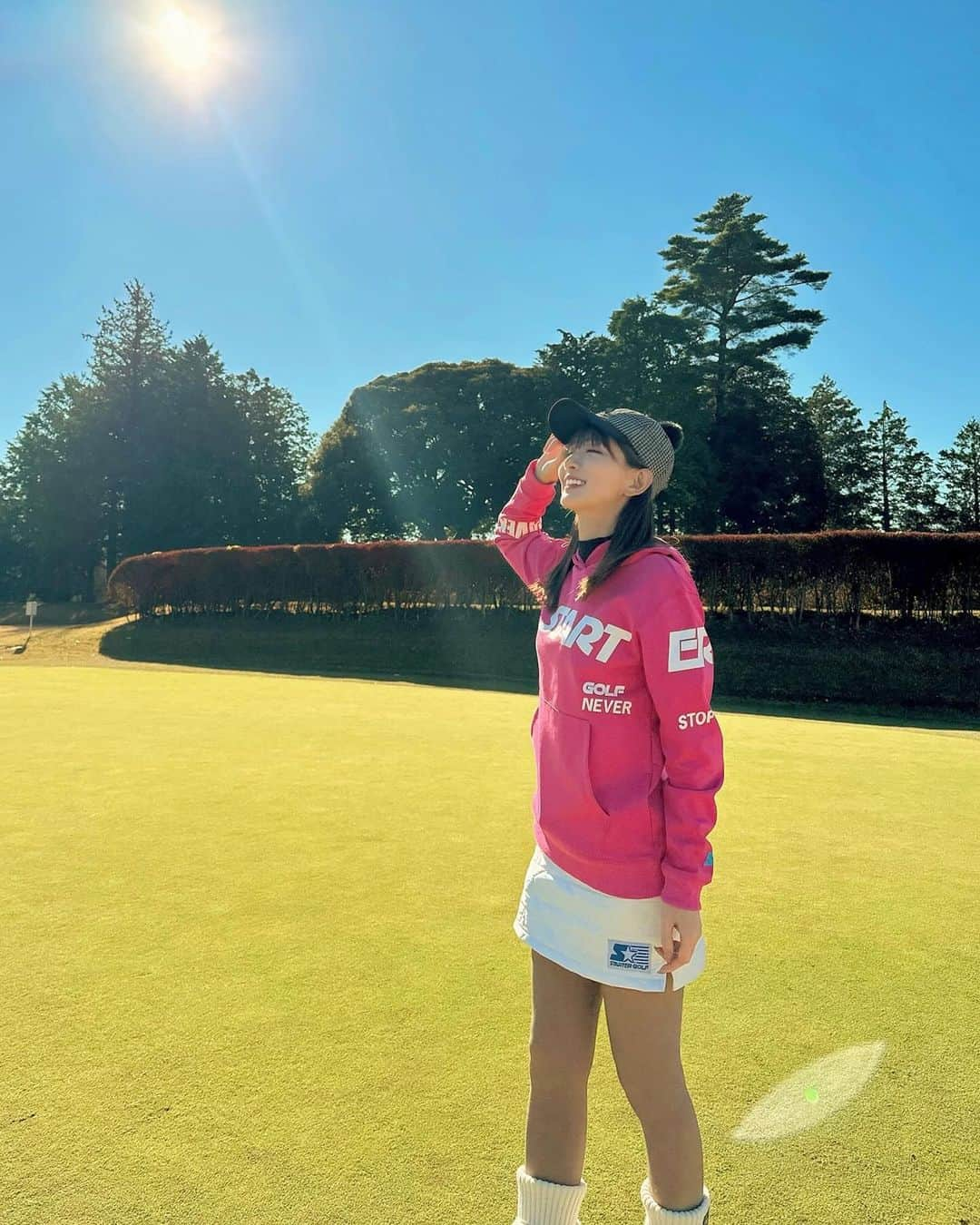 中谷あすみさんのインスタグラム写真 - (中谷あすみInstagram)「ハーフベストもベストも更新した日⛳️  朝早めのゴルフだったので光が眩しくて何も見えなかったけど @zaapfamily さんのサングラス大活躍🕶️  tops&skirt @startergolf   #ゴルフウェア #ゴルフ女子 #ゴルフコーデ #ゴルフウェアコーデ #ベスト更新 #あすみゴルフ」12月8日 20時37分 - asumi_naa