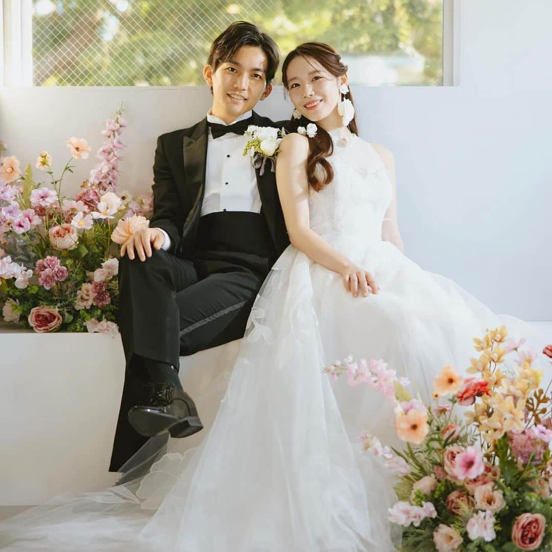 Choole 業界初、オンライン結婚式準備サービスさんのインスタグラム写真 - (Choole 業界初、オンライン結婚式準備サービスInstagram)「【#韓国ドレスショップ】 こんばんは！トキハナ編集部です✨ - - - - 今回は韓国ドレスに憧れている方必見👀 都内にあるドレスショップ『TIAM Wedding Dress Salon』をご紹介💕  韓国ドレスやグリッタードレスを豊富に扱うドレスショップ✨ 試着予約はトキハナサイトから！  - - - - Photo by @tiam_wedding  - - - - ——————————————————  ⚜️トキハナって？ LINEで式場探し使いやすさNo.1✨ 『結婚式場見学予約サイト👰🏻‍♀️』  🕊️トキハナの特徴🕊️ ・・LINEで元ウエディングプランナーに相談できる（夜22時まで） ・式場との独自契約により「即決不要の最低価格保証」を約束 ・見学手配＋見積もりチェック付き ・カンタン診断で好みの式場が見つけられる プロフィールリンクからカンタンウエディング診断やってみてくださいね💛  ————————————————— #ウエディングドレス#ドレスショップ#韓国ドレス#グリッタードレス#ドレス迷子#ドレス探し#プレ花嫁#卒花嫁#トキハナ」12月8日 20時41分 - tokihana_wedding