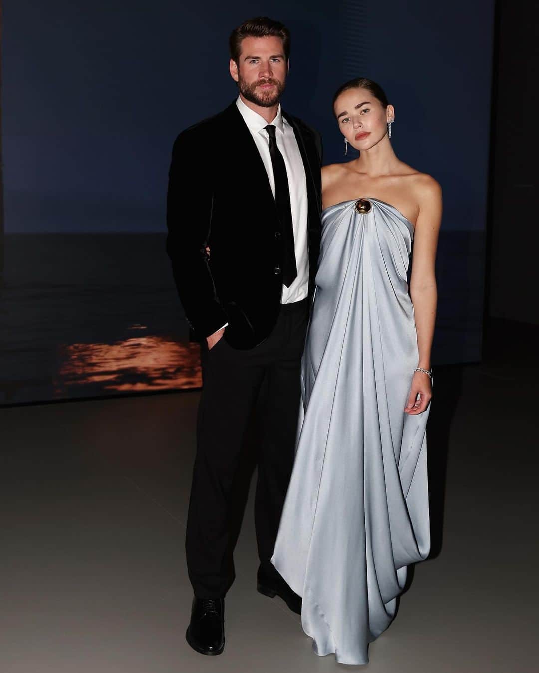 Just Jaredさんのインスタグラム写真 - (Just JaredInstagram)「Liam Hemsworth and girlfriend Gabriella Brooks were a picture perfect couple during a rare red carpet appearance at the NGV Gala in Melbourne last weekend. More photos on JustJared.com! #LiamHemsworth #GabriellaBrooks Photos: Getty」12月9日 6時26分 - justjared