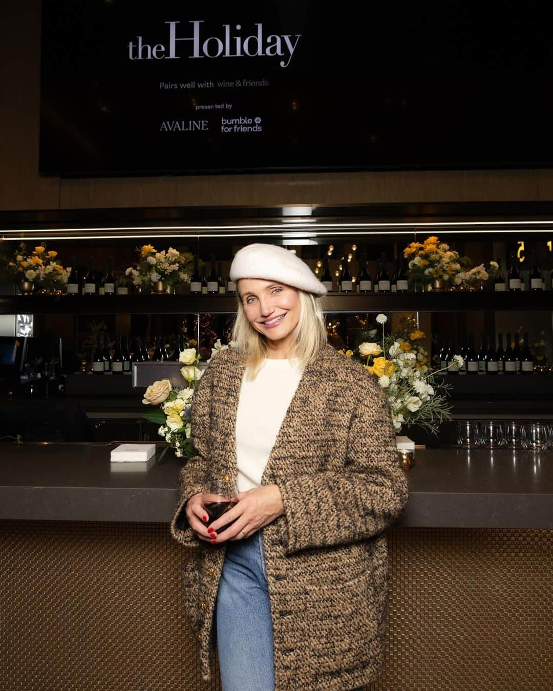 キャメロン・ディアスのインスタグラム：「Surprise! It was so fun seeing you all in person during the @avaline and @bumbleforfriends screening of The Holiday last night. This is what it’s all about—connecting with new friends over a glass of wine, delicious snacks, and a great movie. Thanks to everyone who came out, and to everyone who is watched (and is planning to watch) at home!」