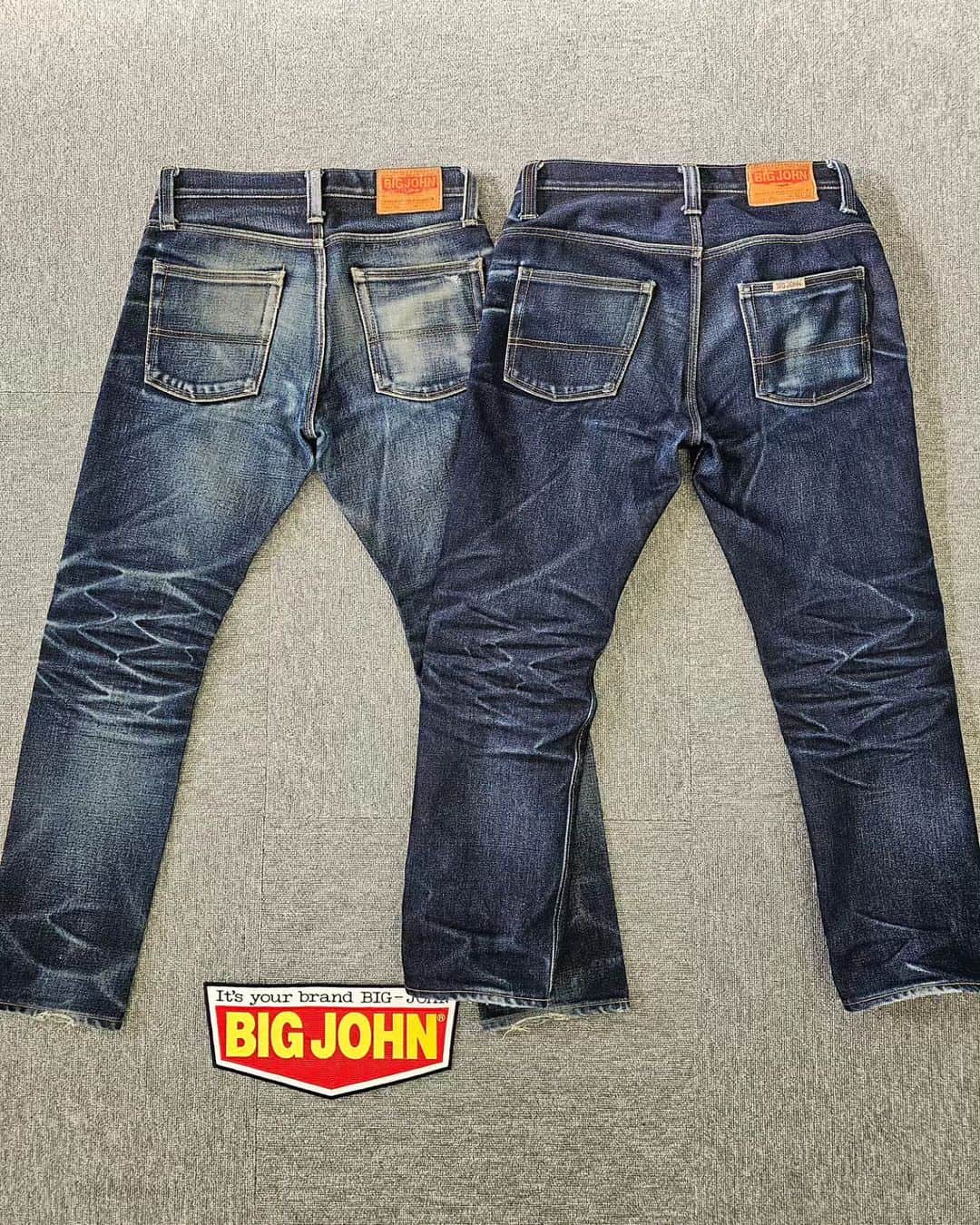 BIG JOHNさんのインスタグラム写真 - (BIG JOHNInstagram)「スタッフのRARE LOVEです。 M104G(23oz Regular Straight) 25,000円(税込27,500円)、30in穿き込み253日目となります。  左:M106G(23oz) 29in 366日着用保管中 右:M104G(23oz) 30in 本日で253日着用 今回で23oz 4着目の穿き込みとなります。  🌟M106G  29in  366日　保管中🌟 2019.3.1～2020.2.29  着用前日水洗い→3か月後水洗い→4か月後水洗い→5か月後水洗い後保管　　全て10分間.天日干し  ❇️M104G(Regular Straight)  30in 253日目❇️ 着用前日までに水洗い10分間　天日干し→裾上げ 2023.4.1～ 2023.7.31 ぬるま湯に5分浸しなが圧し洗い+水洗い10分、天日干し 2023.10.31 ぬるま湯に5分浸しながら圧し洗い+水洗い10分、天日干し  ◽️A pioneer in Japanese Jeans   -BIG JOHN-    from KOJIMA to the world ◽️  RARE LOVE (staff)  Thank you for checking our posts 🙏  LEFT:  M106G (23oz) 29in 〈Day366 and now during storage〉  RIGHT: M104G(23oz) 30in 〈Day 253〉   #bigjohnjeans#deim#denimhead #23oz#穿き込み#23オンス#denimfades#rawdenim#selvage#selvagedenim　#ヘビーオンス#国産ジーンズ#児島ジーンズ　#Japanesedenim #kojima#ビッグジョン#denimstyle #ビッグジョンジーンズ#デニム#国産#denimjeans#児島#365daysoffade #エイジング#経年変化#レアジーンズ#drydenim#japandenim#denimlovers#denimporn」12月9日 6時59分 - bigjohnjeans