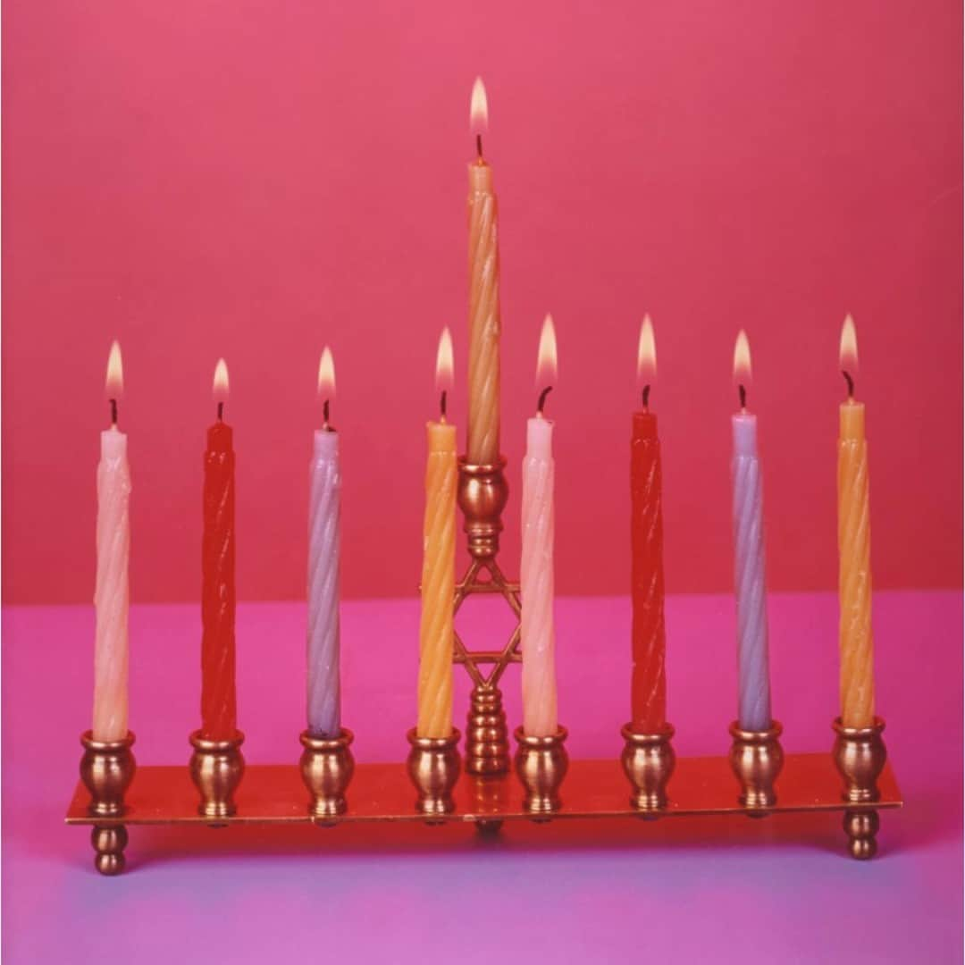 フィラデルフィア美術館のインスタグラム：「Happy Hanukkah to all who celebrate!   "Menorah," 1990 by Neil Winokur.」