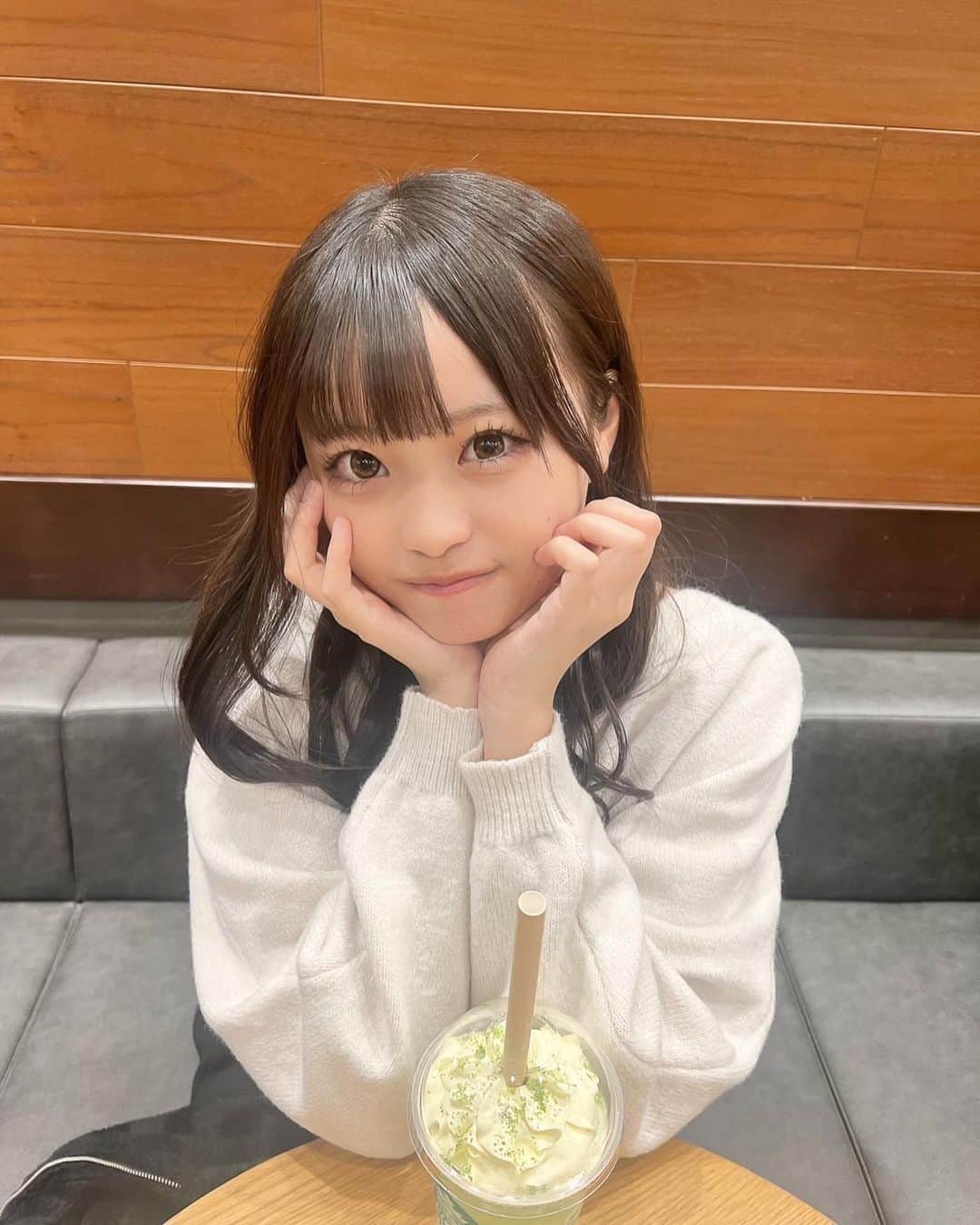 杉井美咲さんのインスタグラム写真 - (杉井美咲Instagram)「スタバの新作ピスタチオおいしー💚☕️みんな飲んだー？飲んでない人は絶対飲んで！！ ・ ・ #jk #sjk #jk2 #jkブランド #jkの素敵な思い出 #07 #杉井美咲 #女子高生ミスコン #高一ミスコン」12月8日 22時35分 - twinklemisaki