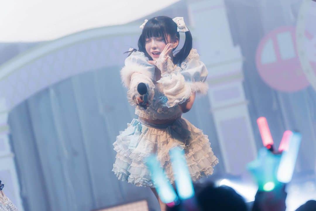 みぽたぽたのインスタグラム：「2024.1.8 夜光性アミューズ 冬ツアーファイナル『NEW NIGHT PARADE 2024』in 立川ステージガーデン まであと１ヶ月になりました！！！  詳細はハイライトの"live"にあります！  過去最大キャパの会場でのワンマンライブ みんなとの最高の日にして、2024もっとよるあみ前に進みたいです！！✨️🌟 うぉーー今日来てよかった❕いい思い出❕よるあみええやん❕と思ってもらえるように、がんばる！ 新曲や新衣装の披露、重大発表などももりだくさんです！♡ 大好きないつもましてのみんなも！はじめまして👶🏻の方も！めーっちゃ久しぶりだよ❕って方も！遊びに来てくださると本当に本当に嬉しいです😭  ご来園おまちしています🐩✨️」