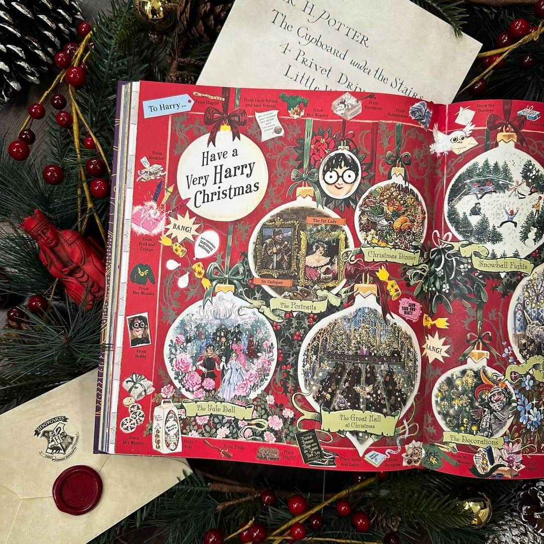 ハリー・ポッターさんのインスタグラム写真 - (ハリー・ポッターInstagram)「Tag the person who needs to know you want The Harry Potter Wizarding Almanac this Christmas ⬇️ Pick up your copy at the link in our bio!」12月8日 23時02分 - harrypotter