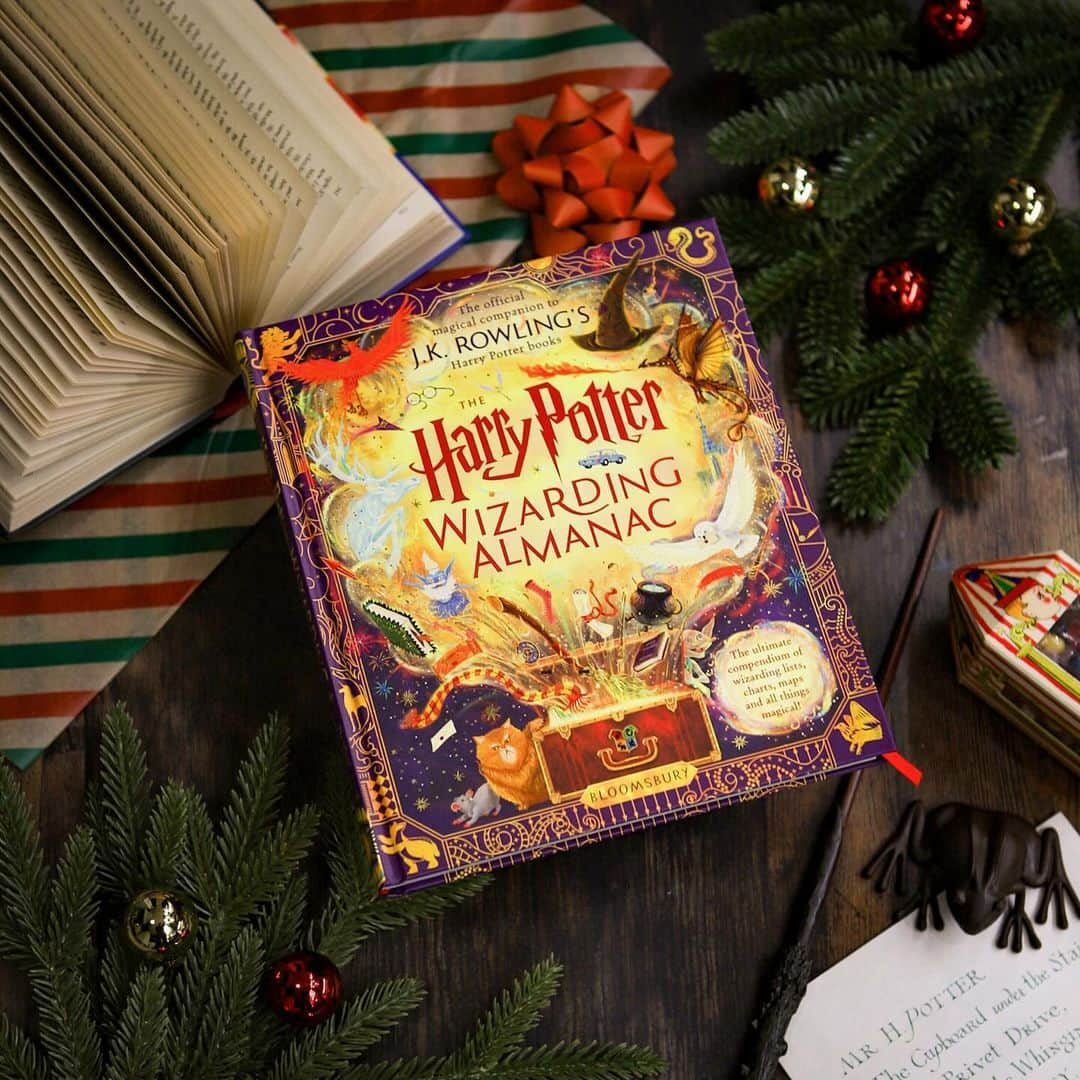 ハリー・ポッターのインスタグラム：「Tag the person who needs to know you want The Harry Potter Wizarding Almanac this Christmas ⬇️ Pick up your copy at the link in our bio!」