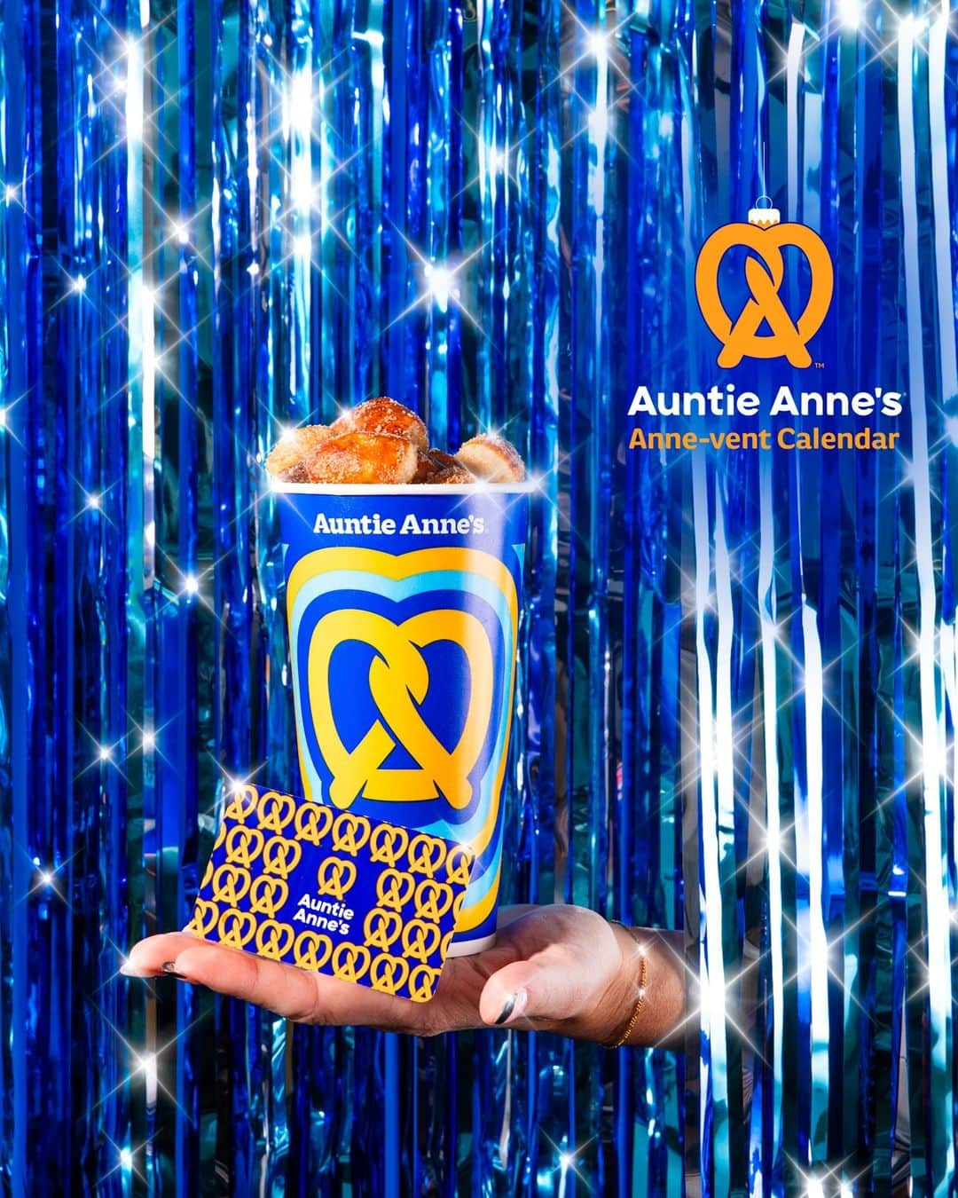 アンティ・アンズさんのインスタグラム写真 - (アンティ・アンズInstagram)「❄️ GIVEAWAY ❄️​​  Need some pretzels to power you through your shopping? We've got you. We're giving away 5 Auntie Anne's gift cards!​  For a chance to win:​ 1. Like this post​ 2. Follow @AuntieAnnesPretzels​ 3. Tag a friend in the comments (more tags = more entries!)​  NO PURCHASE NECESSARY. Open to legal residents of the 50 U.S. & D.C., 13 years of age or older. Minors must have parental consent. Promotion Period: 12/1/23 at 09:00 am ET – 12/12/23 at 9:00 am ET. To enter you must have a free Instagram account during the Promotion Period. See the Official Rules https://bit.ly/Annevent23 for additional eligibility restrictions, how to enter, prize descriptions/restrictions, odds, entry periods and complete details. Sponsor: Auntie Anne's Franchisor SPV LLC. ​」12月8日 23時00分 - auntieannespretzels