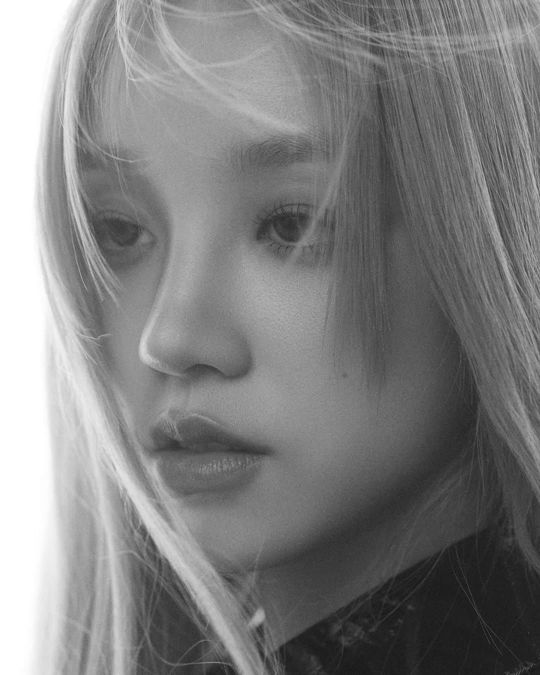 ウギさんのインスタグラム写真 - (ウギInstagram)「NYLON_CHINA🌹 @nylonchina   Cover issue of December❤️❤️❤️」12月8日 23時00分 - yuqisong.923
