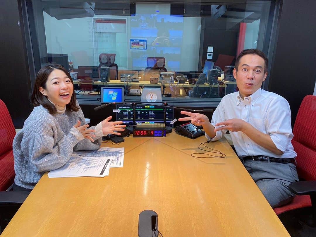 渕上沙紀のインスタグラム：「ピンチヒッターオオトリを務めてくださったのは…石橋アナウンサーでした😆✨ オープニングからギアMAX！！！！  終始賑やか過ぎるスタジオでした🔥  楽しかった〜！！  来週から横山さんが戻ってきます。一体どんなお土産話が聴けるのか！？ 楽しみです😊」