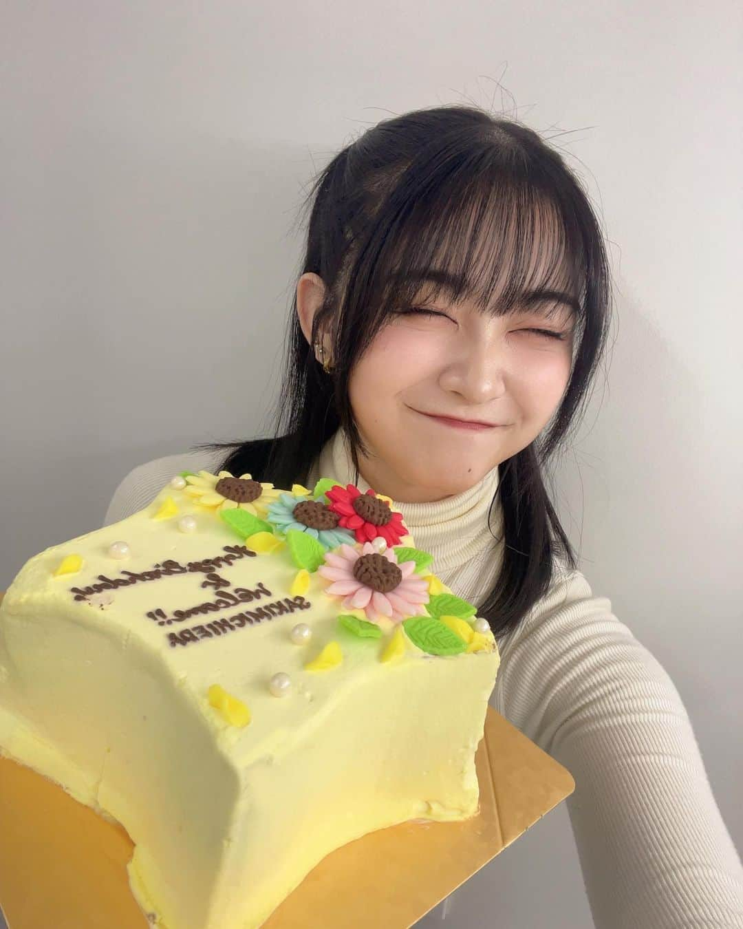 道枝咲のインスタグラム：「🎂💛  #03」