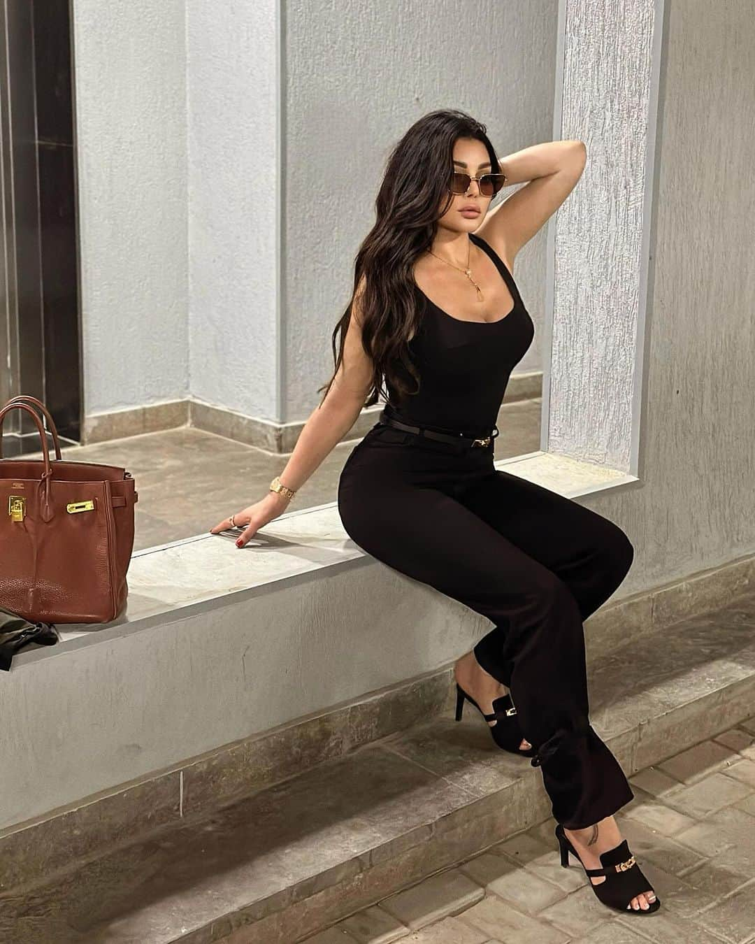 さんのインスタグラム写真 - (Instagram)「Have a blessed Friday 🤍  #haifawehbe」12月8日 23時40分 - haifawehbe