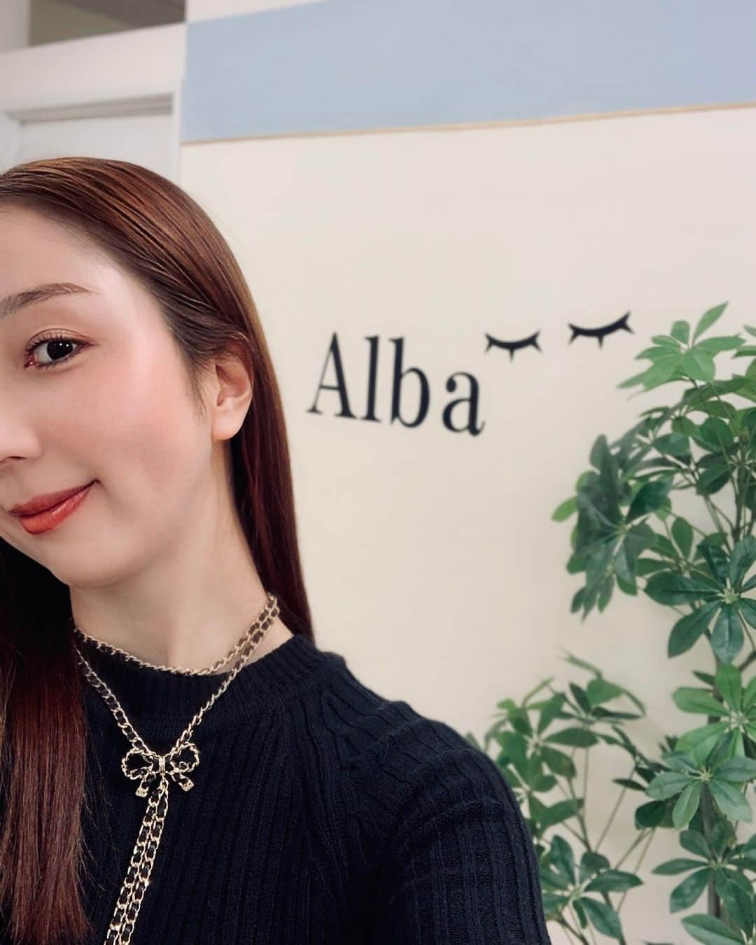 神林真里さんのインスタグラム写真 - (神林真里Instagram)「@alba.eyelashsalon でまつげパーマやってきたんだけど 仕上がりとってもきれいで理想のまつげになってうれしいー*\(^o^)/*  根元からしっかり立ち上げ&程よいカールの束感まつげだよん🖤  PR @alba.eyelashsalon #池袋まつげパーマ #束感まつげ #マツパ #パリジェンヌ #パリジェンヌラッシュリフト #まつげパーマ #池袋パリジェンヌ #alba #maripo_beauty #eyelashperm #eyelashdesign #eyemakeup #parisiennelashlift #eyelashlift #ikebukuro」12月8日 23時49分 - maripo_jp