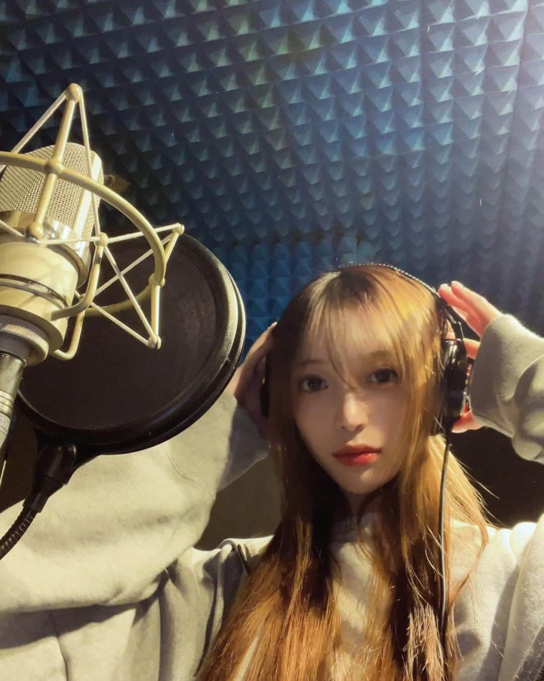 神谷樹里奈のインスタグラム：「🎧🤍🎙」