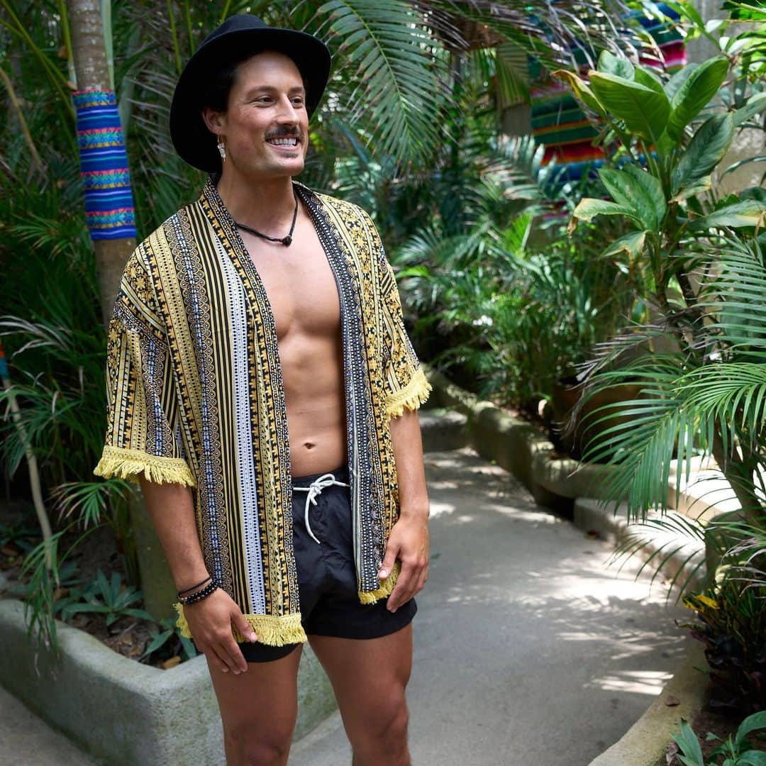 Us Weeklyのインスタグラム：「If you watched last night's #BiP finale, you'll know that a surprising #BachelorNation couple hard launched at the end of the night. 👀 Check out who Brayden Bowers is dating at the link in bio. (📸: ABC)」