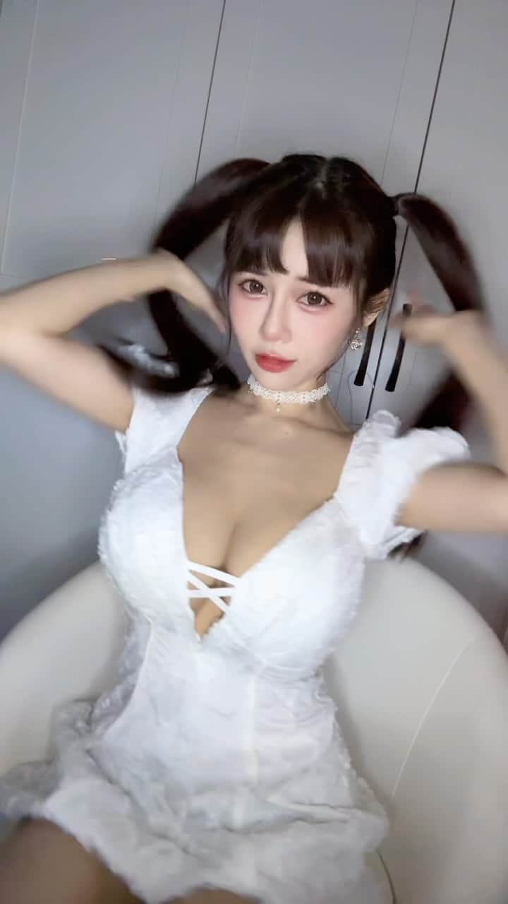 安希（安西）のインスタグラム：「不知道雙馬尾出門會不會被…🤜🏻🤛🏻 剛剛直播拍的🫴🏻每週jkf二五直播 無聊可以來聊天」