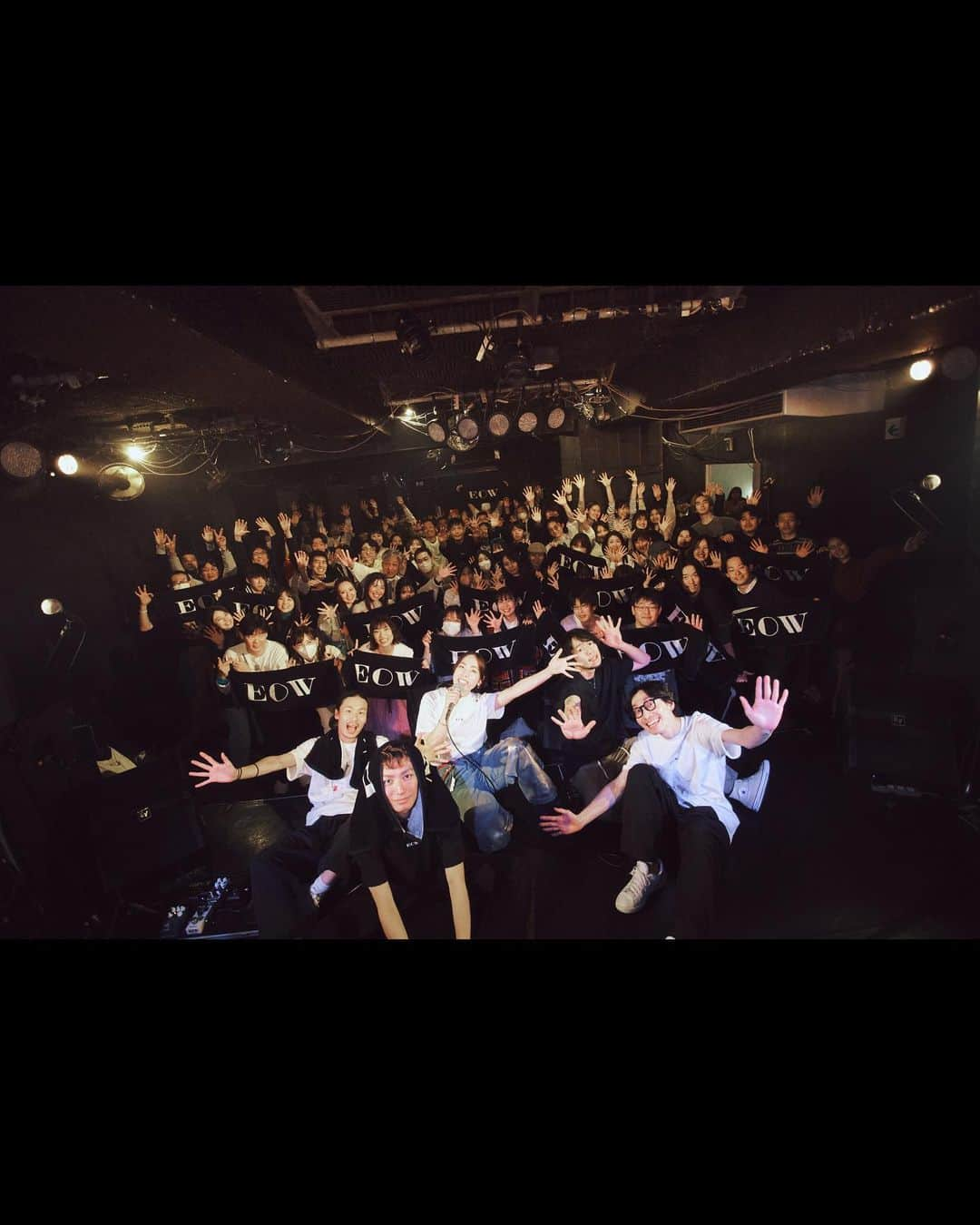 EOWのインスタグラム：「🚩LIVE Photo 2023.12.8(金) EOWTIONAL TOUR 2023 PLAY HOPE 📍CONPASS［大阪］  EOW史上最大に踊れたLIVEになったのは、大阪WEEKENDERのみんなのおかげです🔥  次はファイナル東京公演💨 当日券あります🎫 先行物販：16:00〜17:00 Photo by @yoshrum」