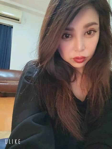 今藤霧子のインスタグラム：「みんな元気？　How ar you guys?💕」