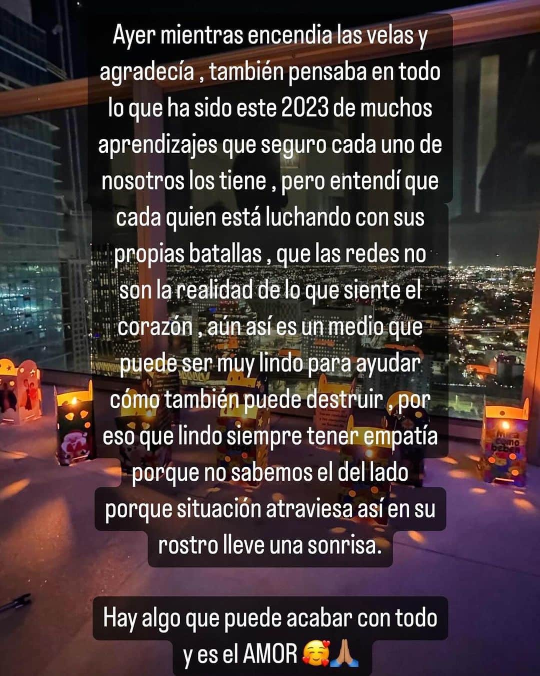 ダニエラオスピナさんのインスタグラム写真 - (ダニエラオスピナInstagram)「Hoy escribí unas palabras desde mi corazón , para quien lo necesite en lo personal , para quien lo quiera enviar y se pueda sentir un abrazo así sea por medio de un mensaje.   Gracias a todos ustedes por tanto AMOR 🤍」12月9日 0時36分 - daniela_ospina5