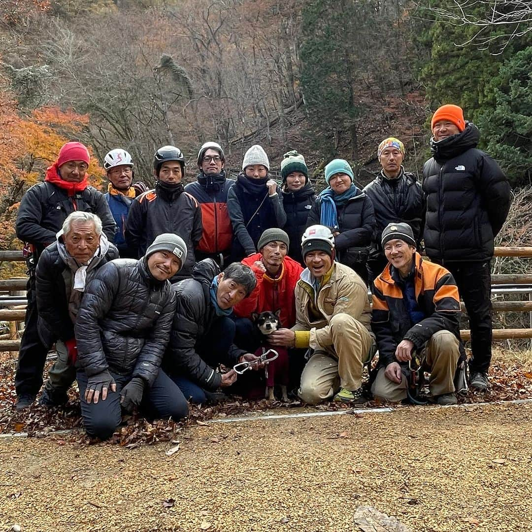 平山ユージさんのインスタグラム写真 - (平山ユージInstagram)「尾ノ内の作業も毎年恒例となりました。 昨年に続き、良い氷柱作りのお手伝い‼️ クライマーならではの高所作業を @oganoclimbing が担う💪🏼 午後は二子山でクライミング、そして夜は春雷で乾杯🍻 とフルコース✨✨🍻㊗️🍨  帰り道、秩父市内での花火🎆🎇も圧巻、とても綺麗でした✨✨😆  作業に協力、参加してくれた皆様、ありがとうございました🙏  It’s become an annual tradition to work for the Onoichi. We continue to help making good icicles! ️ @oganoclimbing for work at hight that is for climbers 💪🏼 And after work, we went to Climb at Mt. Futago in the afternoon, and cheers in the evening 🍻 @shunrai_springthunder  We had full courses ✨✨🍻㊗️🍨  On the way back home, the fireworks in Chichibu city 🎆🎇 it was spectacular and very beautiful ✨✨😆  Thank you to everyone who cooperated and participated in the Onoichi Icicle work 🙏  #neverstopexploring #tnfathletes #tnfjp #ザノースフェイス #bouldering #スポーツクライミング #尾ノ内百景氷柱 #小鹿野町  #小鹿野クライミング協会 #秩父祭   @basecamp_onlineshop  @basecamp_import  @basecamp_mgmt  @thenorthfacejp  @beal.official  @carbongrip  @climbskinspain  @basecamp_shinbashi  @basecamp_tedogawabashi  @basecamp_kinshicho @basecamp_shinjuku  @basecamp_higashimurayama  @basecamp_hanno  @basecamp_iruma @ogano_town  @oganoclimbing」12月9日 0時44分 - yuji_hirayama_stonerider