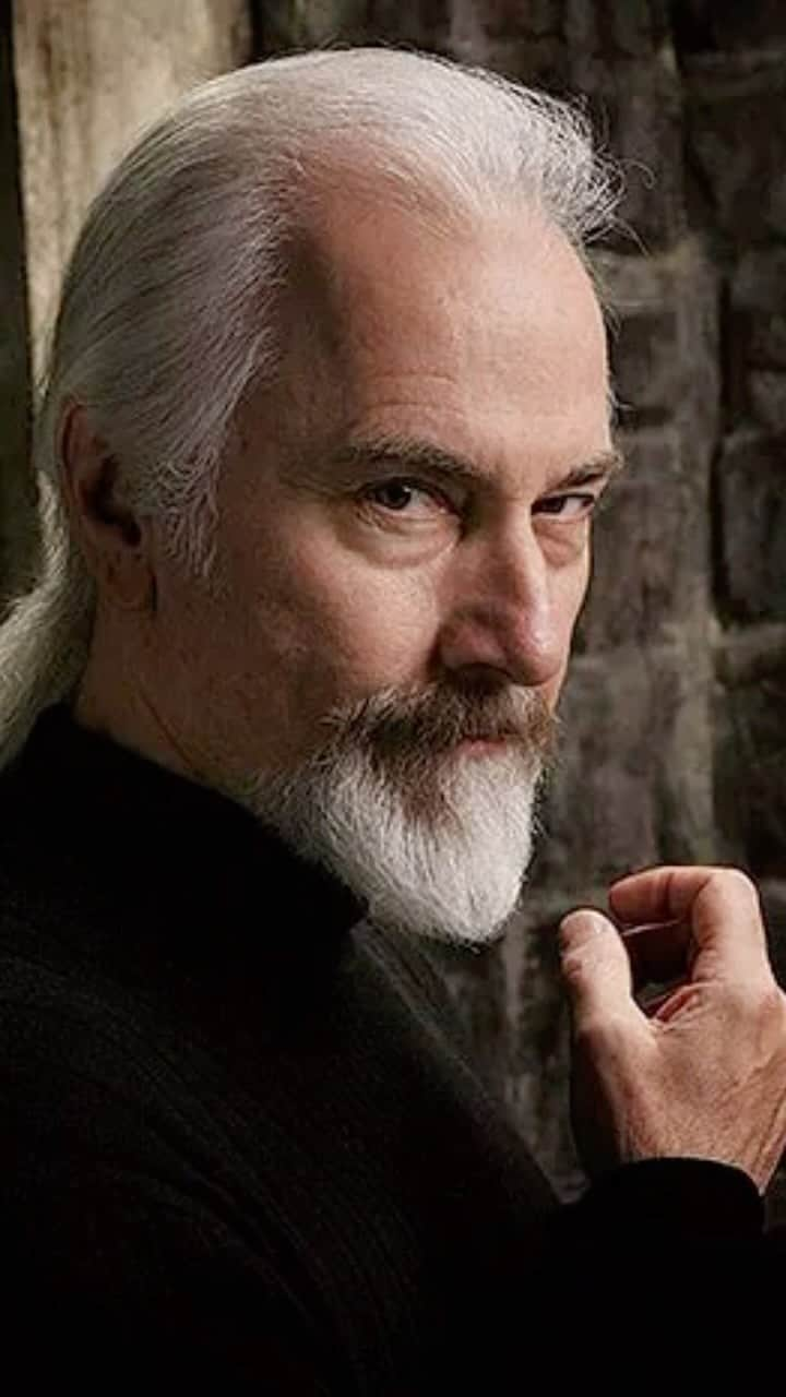 テイラー・モンセンのインスタグラム：「Happy birthday to the master himself, the LEGENDARY @therickbaker Love you Rick, have a GREAT day!  Thank you for all the years of amazing creations!  You’ve given us all so much magic to enjoy ❤️❤️❤️❤️❤️❤️」