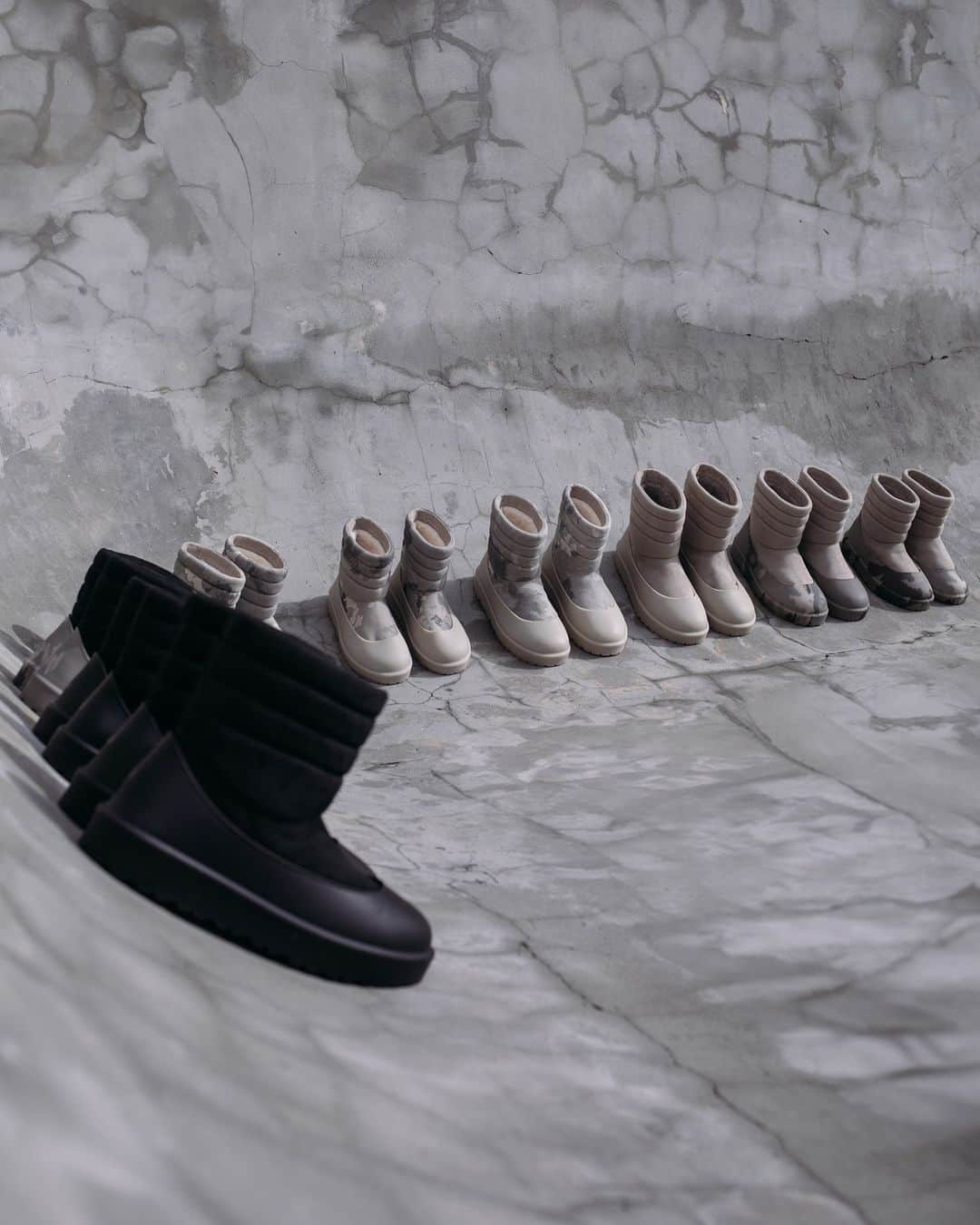 アグさんのインスタグラム写真 - (アグInstagram)「You won't want to miss the UGG Stampd collection launching tomorrow, December 9 @ 9 AM PST on Stampd.com  #UGG #Stampd #StampdUGG #Streetstyle #UGGBoots」12月9日 1時00分 - ugg