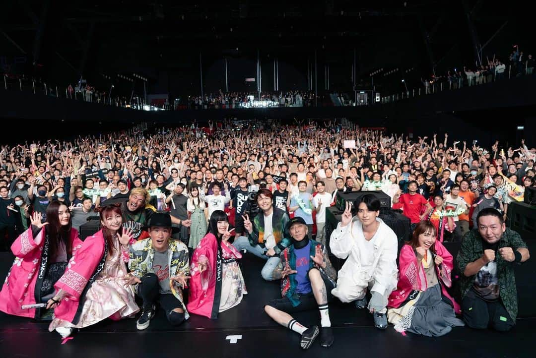 ASCAさんのインスタグラム写真 - (ASCAInstagram)「SACRA MUSIC FES.2023 in Hong Kong @ Star Hall  ずっと会いたかったよ香港。 4年半ぶりのただいまが出来て幸せです。  アニメとアニメソングを愛する人が集まったパワースポット。 そんな素敵な場所で歌をお届けできたことがとても光栄でした。  多謝大家俾咗個咗美好既晚上我 我越嚟越鐘意香港喇!  多謝🩶🩷  #ASCA #asca_jp #sacramusic #singer #goodmusic #music #newrelease #newmusic #photography #photooftheday#portraitgames #earth_portraits #moodygrams #vscoportrait #fashion #japan #anime #anisong #Spotify #Applemusic #LINEMUSIC #portraitpage #HongKong #FLOW #安田レイ #halca #スピラスピカ #幹葉 #wyxt」12月9日 1時02分 - asca_jp