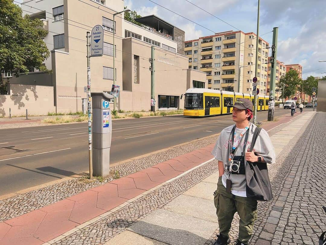 白山治輝さんのインスタグラム写真 - (白山治輝Instagram)「夏のベルリン楽しかったな〜！ また来年も海外公演やりたい！ そろそろ国内企画もやるか、、、！  #dj格下」12月9日 1時08分 - harukithesun