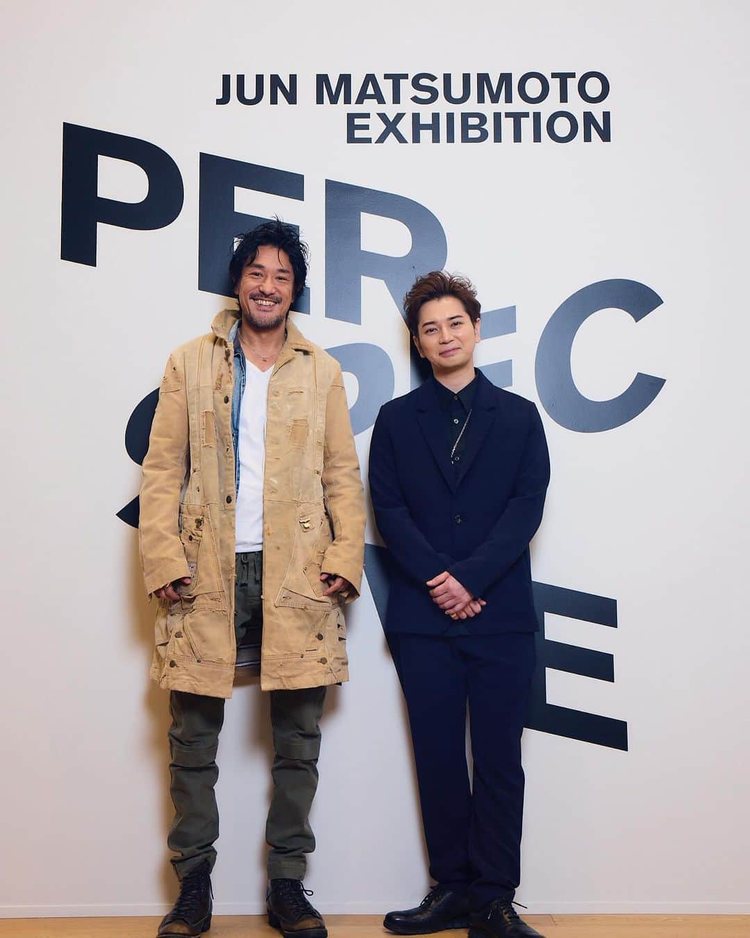 松本潤さんのインスタグラム写真 - (松本潤Instagram)「⁡ ⁡ 内覧会に来てくれた友人たち〜その5〜 ⁡ 初めての展覧会を見てもらえて嬉しかったです。 来てくれてありがとう！！ ⁡ これから来られる方は楽しみにしててください😎 ⁡ @岡田准一さん ⁡ @yujin_kitagawa ⁡ @madsaki ⁡ @tsuyoshi_tane ⁡ @inoko.teamlab ⁡ @kenji_kohashi ⁡ @renstar.gram  ⁡ @tomoe_shinohara ⁡ @yujimd ⁡ @masayakushino ⁡ ⁡ JUN MATSUMOTO EXHIBITION「PERSPECTIVE -時をつなぐ眼差し-」 会期：2023.12.8 Fri - 2024.1.21 Sun 会場：六本木ミュージアム ⁡ #松本潤PERSPECTIVE展 #松本潤 #PERSPECTIVE展」12月9日 1時10分 - jun.matsumoto_ieyasu
