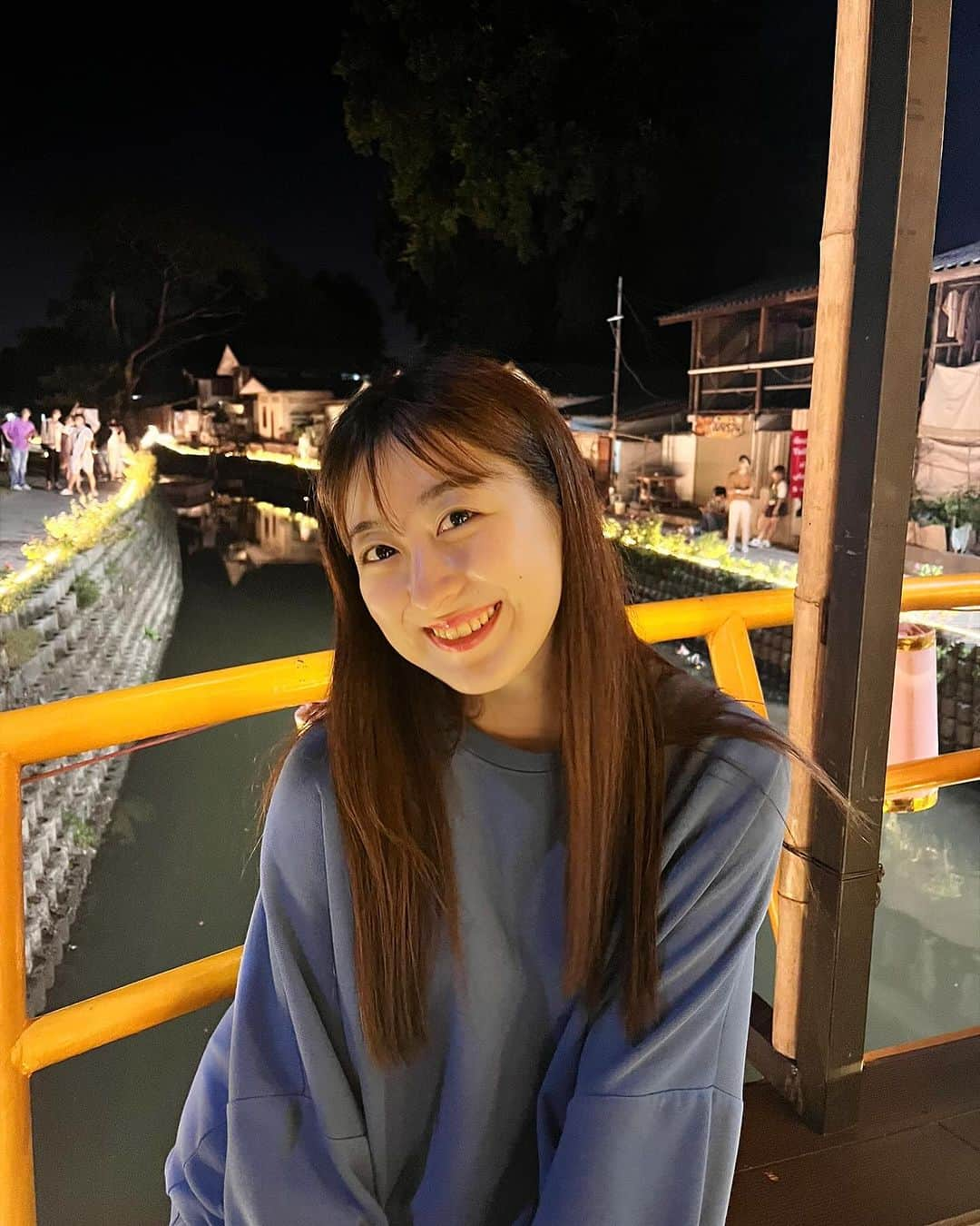 伊豆田莉奈のインスタグラム：「พรุ่งนี้จะถึงวันที่ประกาศผลGEแล้ว~!!! ตื่นเต้นมากเลย!! ขอบคุณที่ช่วยกันเต็มทีที่ผ่านมาตลอดนะคะ ดีใจที่ยังมีคนที่สู้กับรินะและพยายามด้วยกันกับรินะนะคะ รอพรุ่งนี้ได้มีความสุขกับทุกคนที่บนเวทีนะคะ ถ้าพูดจริงๆGE คราวนี้จะมีความตื่นเต้นและกดดันน้อยกว่าGE ที่ผ่านมาค่ะ เพราะว่าอาจจะอยู่กับเหตุผลที่ลง GE ครั้งนี้ด้วย ตังแต่แรกคิดไว้ว่าอยากให้ติดอันดับสูงที่สุดที่ผ่านมาหรืออันดับขึ้นกว่าครั้งที่แล้ว แล้วอยากได้ตัวเองอยู่ในเพลงของ 48 Group  ได้มากทีสุด แต่ทุกกำลังใจและทุกความรักจากทุกคนคือ ทำให้รินะก็รู้สึกว่าอยากสู้จนถึงวันสุดท้ายและวันพรุ่งนี้ดีใจด้วยกันบนเวที😌🤍 ขอบคุณทุกคนมากๆที่เสียสละเพื่อรินะและเหนื่อย,ทำงานหนักเพื่อรินะนะ🙏🏻 ต่อจากนี้จัเป็นพยายามเต็มที่กับสิ่งที่รินะได้จากทุกคนนะคะ จะย้อมผมสีทองรึเปล่า!?55555 รอติดตามพรุ่งนี้นะ!!!!555 ขอบคุณทุกคนมากๆเลย!!!! เก่งมากๆๆๆ!!!!  #IzurinaCGM48 #伊豆田莉奈 #いずりな #CGM48 #bnk4816thsinglesenbatsugeneralelection」