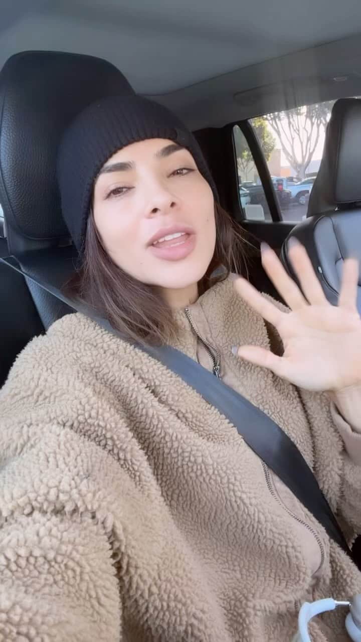 アレハンドラ・エスピノーザのインスタグラム：「25% off en mi “morning ritual “ SOLO POR HOY🫶 en mis historias esta el link directo ✨」