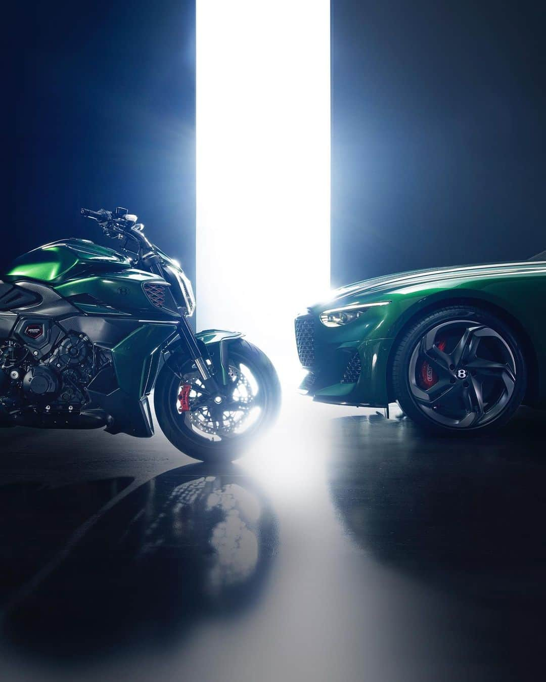 ベントレーさんのインスタグラム写真 - (ベントレーInstagram)「Bold Inspires bold. Ducati Diavel for Bentley.    Born from a collaboration between Ducati and Bentley, this limited edition series combines the shared affinity of performance, innovation and exclusivity. The Ducati Diavel for Bentley blends the strong and sophisticated character of the Diavel V4 with the powerful attitude of the Batur, incorporating bespoke materials from both models to create a synergy of craftsmanship.  The Bentley Batur was created by Mulliner, Bentley’s coachbuilding artisans, to celebrate the partnership, 50 of the Diavel for Bentley motorcycles will be limited Mulliner edition.   #Bentley #Ducati #DiavelforBentley #DareToAstonish #DWP2024」12月9日 2時02分 - bentleymotors