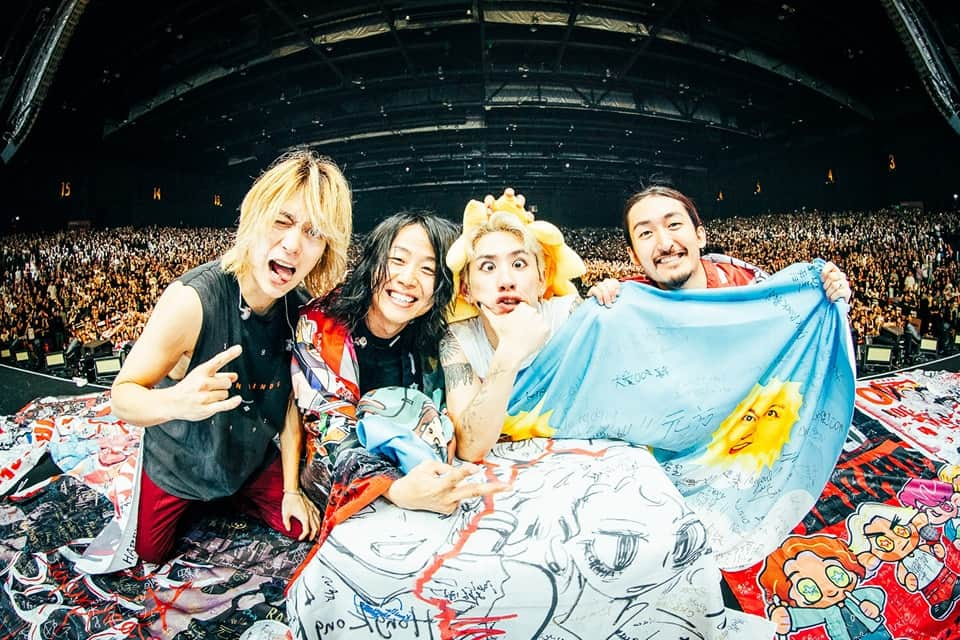 ONE OK ROCKさんのインスタグラム写真 - (ONE OK ROCKInstagram)「Hong Kong Day 2!! ONE OK ROCK LUXURY DISEASE ASIA TOUR 2023  #ONEOKROCK #LuxuryDisease #Tour #HongKong photo by @ruihashimoto」12月9日 2時04分 - oneokrockofficial