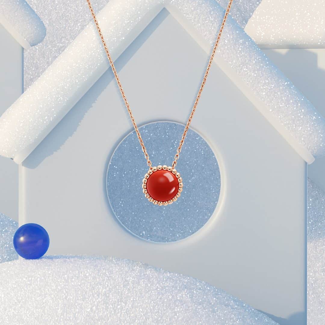 ヴァンクリーフ&アーペルのインスタグラム：「Enter Van Cleef & Arpels' winter wonderland where delicate rose gold spheres combined with vibrant nuances of carnelian from joyful Perlée creations.   Visual artist: @arthurhoffner   #VCAPerlee #DiamondBreeze #VanCleefArpels」