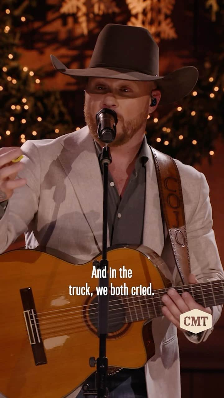 カントリー・ミュージック・テレビジョンのインスタグラム：「Merle Haggard’s “If We Make It Through December” holds a special place in @codyjohnson’s heart ❤️🙏   See him perform it and many more holiday favorites during a #CMTCoJoChristmas — Wednesday, Dec. 13 at 9/8c on CMT!」