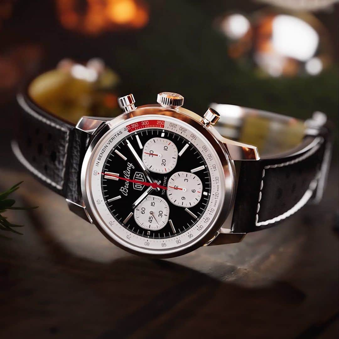 ブライトリングさんのインスタグラム写真 - (ブライトリングInstagram)「Explore the Santa Squad’s favorites from our Land universe—the Top Time Deus and the Chronomat 36.  #breitling #squadonamission #santasquad #watches #toptime #chronomat」12月9日 2時57分 - breitling