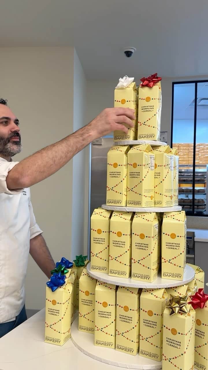 DOMINIQUE ANSEL BAKERYのインスタグラム：「Last few days for Christmas Morning Cereal for delivery by Christmas - a new batch is now live for shipping at DominiqueAnselOnline.com ✈️🥣🎄 (and yep, they’re available in SoHo and Flatiron, and we’ve made a batch especially for Las Vegas at @caesarspalace @dominiqueansellasvegas too!). #christmasmorningcereal」