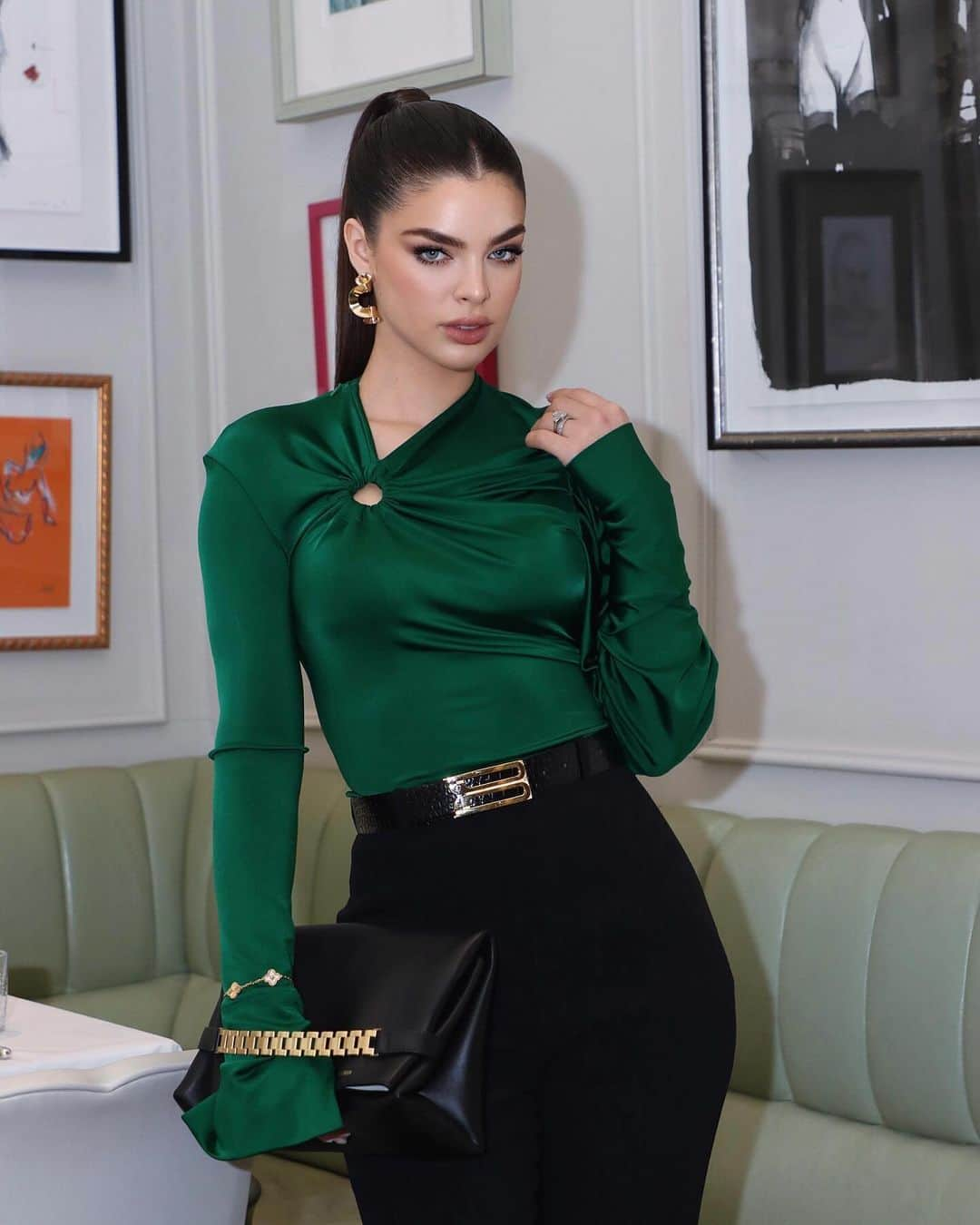 ヴィクトリアベッカムのインスタグラム：「My #VBMuse @NadiaFerreira looking so gorgeous in my B Jumbo Frame Belt in Black Croc-Effect, Gathered Detail Top in Emerald and signature black leather #VBChain (all available now!!). Kisses xx  Shop now at VictoriaBeckham.com and at 36 Dover Street.」