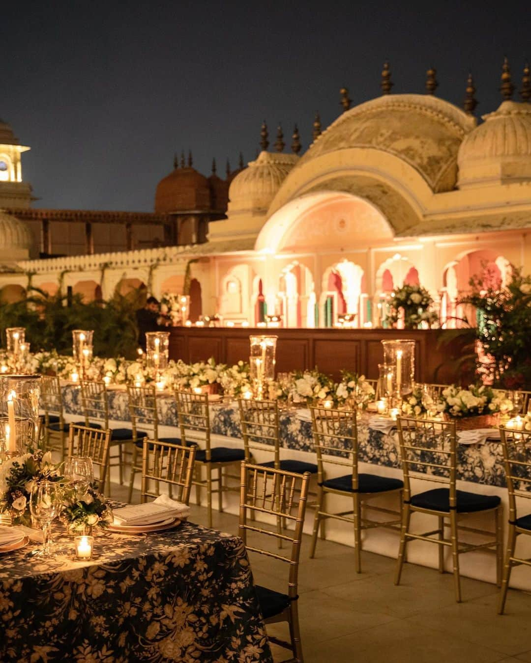 Ralph Laurenさんのインスタグラム写真 - (Ralph LaurenInstagram)「#RalphLauren and Princess Gauravi Kumari welcome guests at the City Palace.  This past weekend, the grand residence of Jaipur’s royal family became the setting for Ralph Lauren’s fundraiser gala, cohosted with Princess Gauravi Kumari in support of the Princess Diya Kumari Foundation (PDKF).   PDKF provides craftsmanship training and education for women in Rajasthan.  Here, #KareenaKapoor, #ChiaraFerragni, Princess #GauraviKumari, #ClaireDeroo, #GurfatehSinghPirzada, #MitaliSagar, #SummiyyaPatni, #DiipaKhosla, and #ManushiChhillar wear #RLCollection and #RLPurpleLabel.  Photography courtesy @lodoclick.」12月9日 4時47分 - ralphlauren