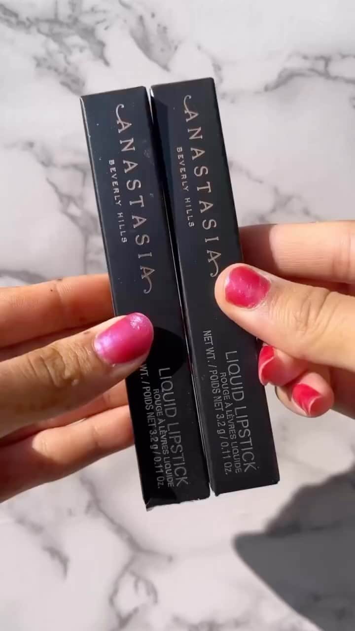 Anastasia Beverly Hillsのインスタグラム：「It’s day 10 of 12 days of you!! 😍 Pick up your fave Liquid Lipstick shades for 30% off now at the link in our bio! ✨  📸: @beautycravex (she/her)  #AnastasiaBeverlyHills」