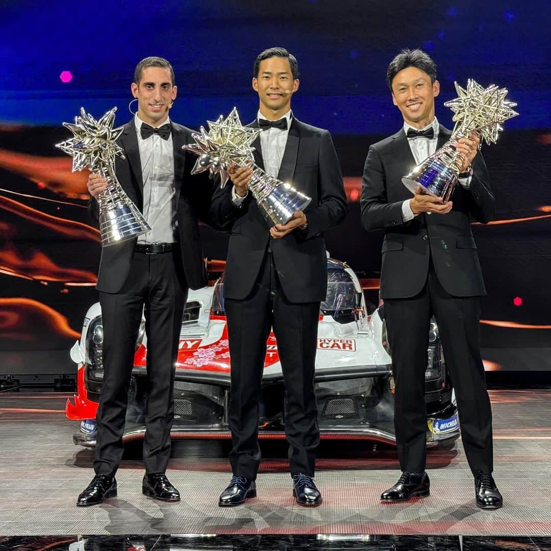 セバスチャン・ブエミのインスタグラム：「Black tie and silverware, a winning combination 🤵‍♂️🏆  #FIAPrizeGiving2023 #ToyotaGazooRacing #WEC #PushingTheLimitsForBetter #FIA #GR010HYBRID」