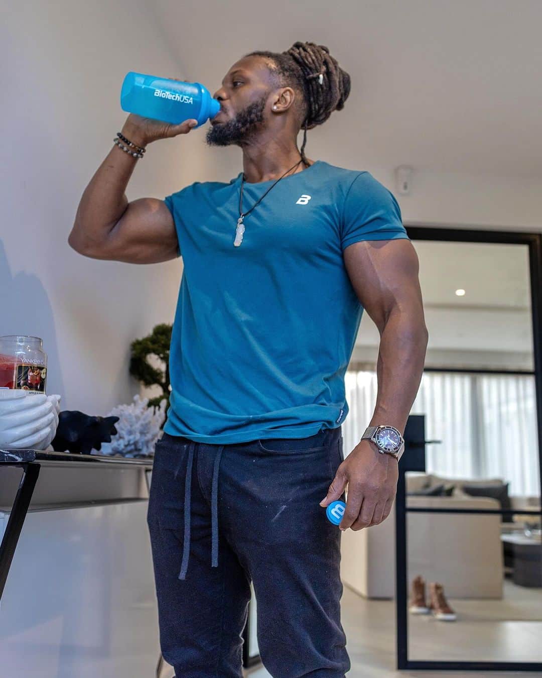 Ulissesworldさんのインスタグラム写真 - (UlissesworldInstagram)「Experience the vitality of daily aminos with @biotechusa Blue Shaker.   Essential for muscle repair, immune function, and sustained energy, these powerhouse nutrients are your key to optimal well-being. Make it a habit, make it count – embrace the daily amino advantage!   #BiotechUSA #ulissesworld #thefeelingofsuccess」12月9日 5時59分 - ulissesworld