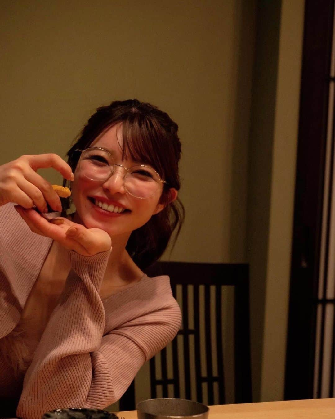 上原亜衣のインスタグラム：「お寿司✖️日本酒 好きすぎる🍣🍶」