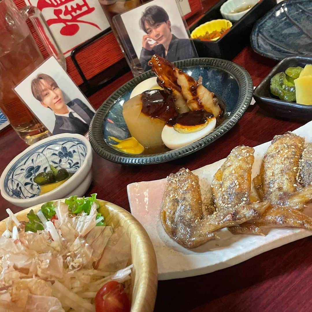 矢方美紀さんのインスタグラム写真 - (矢方美紀Instagram)「FOLLOW〜FOLLOW〜🫶🫶 ゆかりちゃんとスタンプラリー巡ってドーム！ VIPはまじで天国と地獄が激しい 来年はええ席でゆったりみたい。。 当たりますように、、、 ブーたくさん笑ってて幸せでした🍊 グァンスン団扇、作るしか。  🫰🫰🫰  #svt」12月9日 15時32分 - miki_yakata