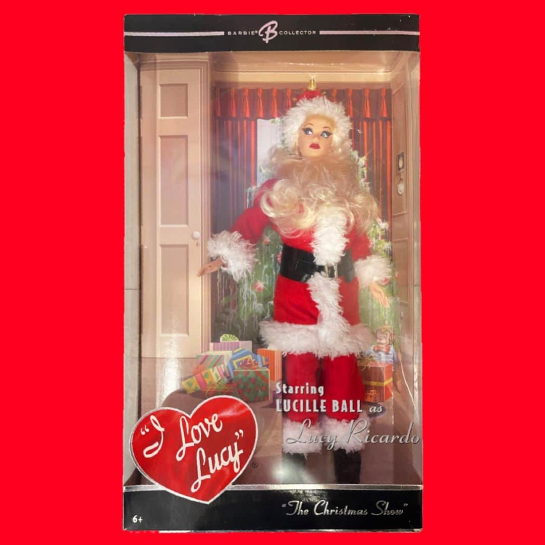 おもちゃやSPIRALのインスタグラム：「2006年 Barbie I Love Lucy The Christmas Show doll 入荷しました🎀🎄❤️  とっても可愛いです🍫」