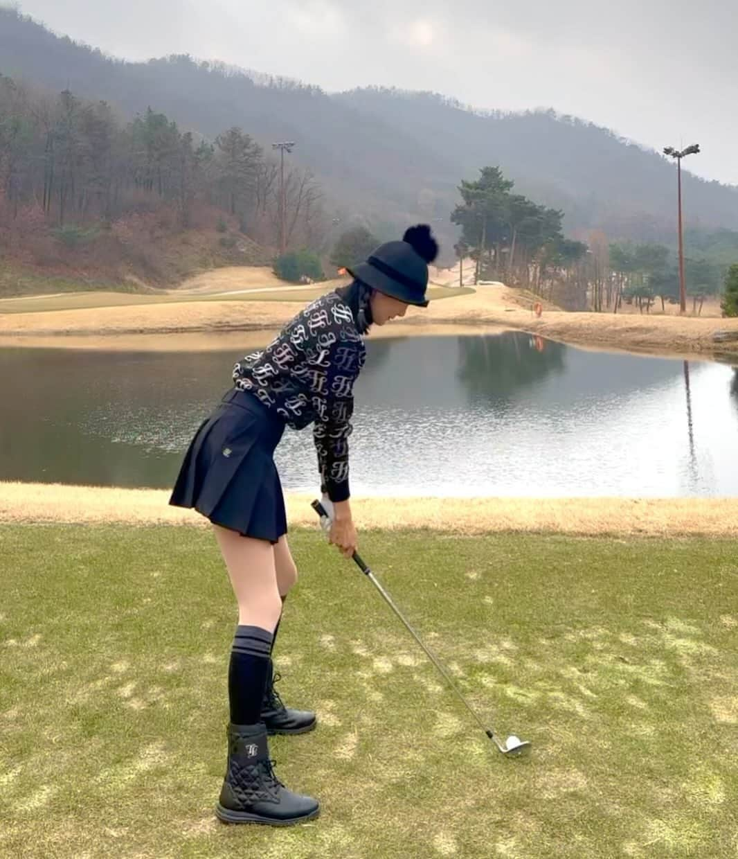 チョン・ジユのインスタグラム：「단짝이랑 피터지는 골프 ⛳️ @jineee_1」