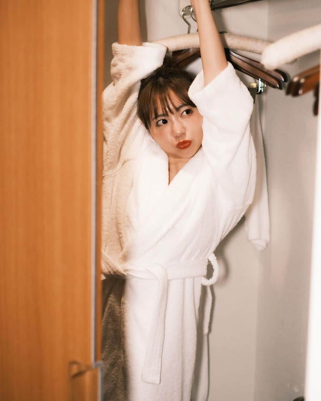 吉澤友貴さんのインスタグラム写真 - (吉澤友貴Instagram)「ショートヘアの私もそろそろ撮ってもらわないと🦥  📸@yoshiki810」12月9日 16時07分 - yuki_yoshizawa_