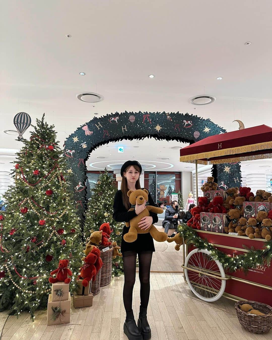 ダレノガレ明美さんのインスタグラム写真 - (ダレノガレ明美Instagram)「韓国でいろんなツリーが見れました☺️🌲🌲 可愛くてずっとテンション上がってます！！」12月9日 16時49分 - darenogare.akemi